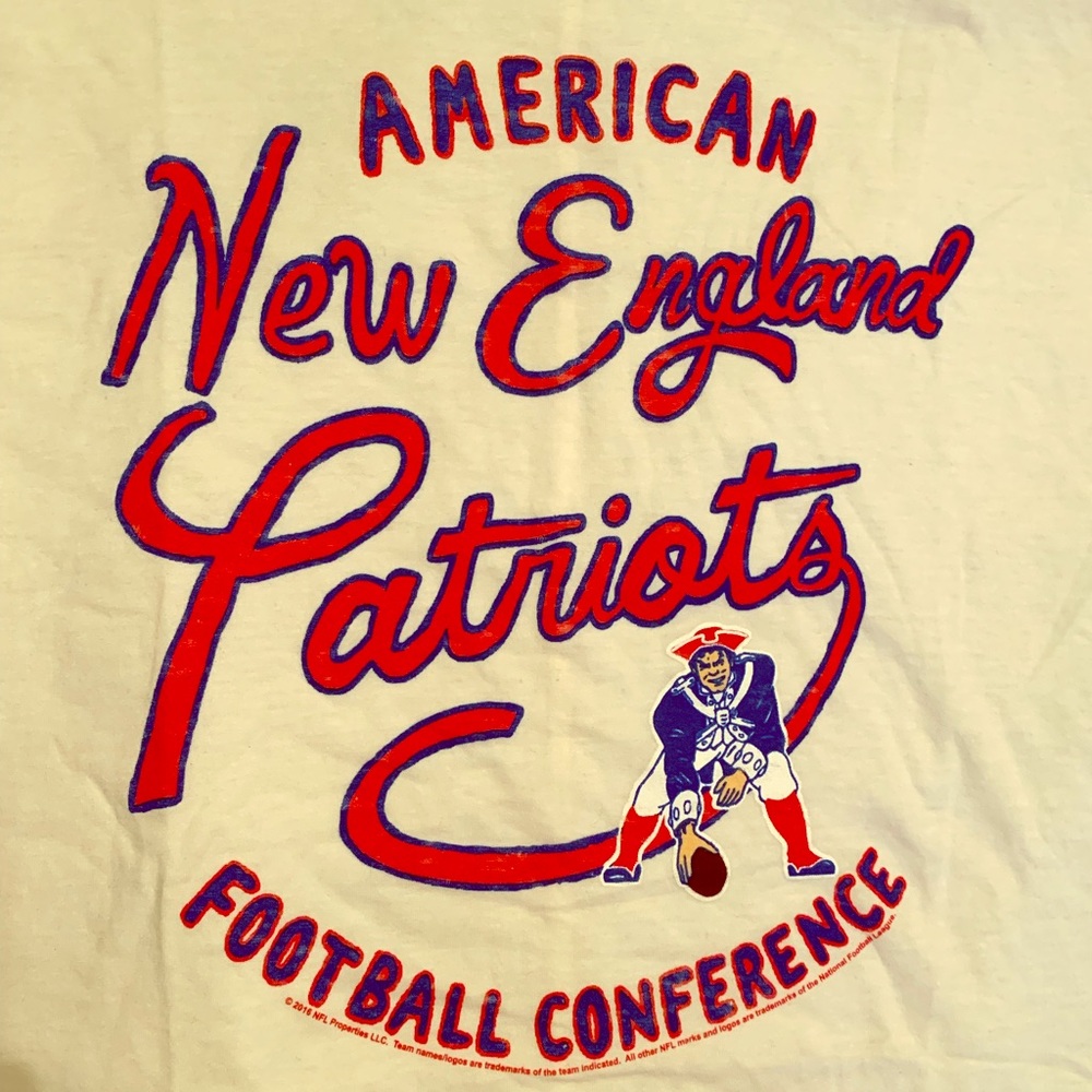 Junk Food Vintage NE Patriots Woman’s cut shirt